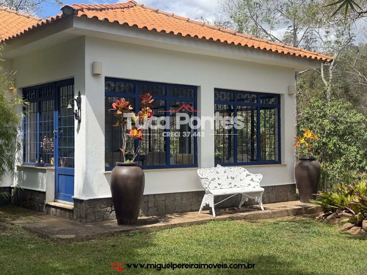 Maravilhosa chácara  - Com belíssima casa e jardim | Código:S40