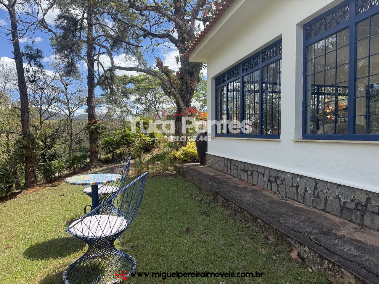 Maravilhosa chácara  - Com belíssima casa e jardim | Código:S40