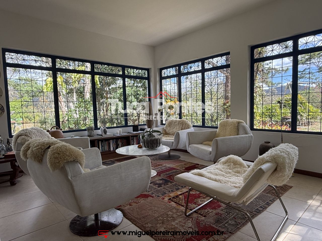 Maravilhosa chácara  - Com belíssima casa e jardim | Código:S40