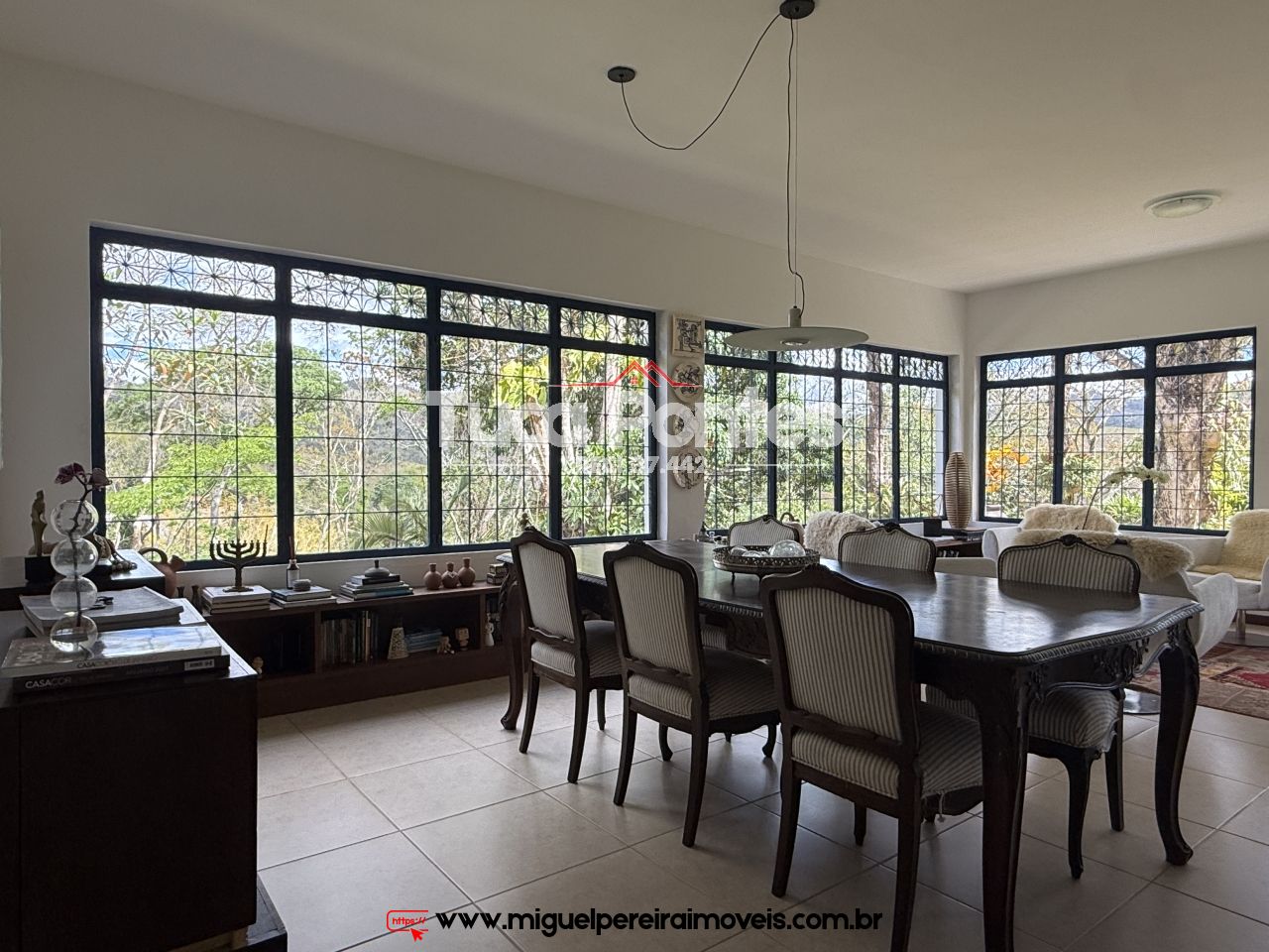 Maravilhosa chácara  - Com belíssima casa e jardim | Código:S40