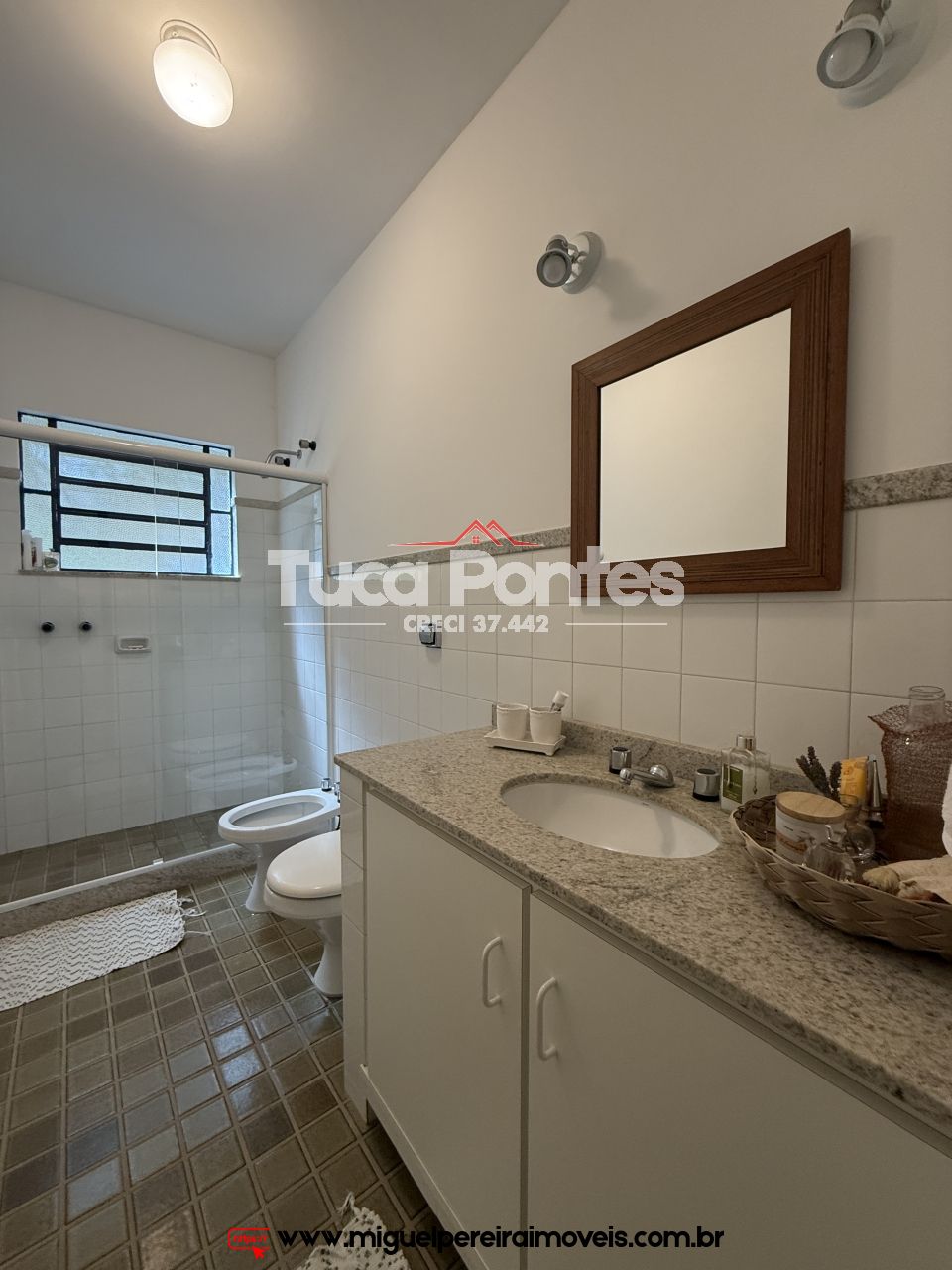 Maravilhosa chácara  - Com belíssima casa e jardim | Código:S40