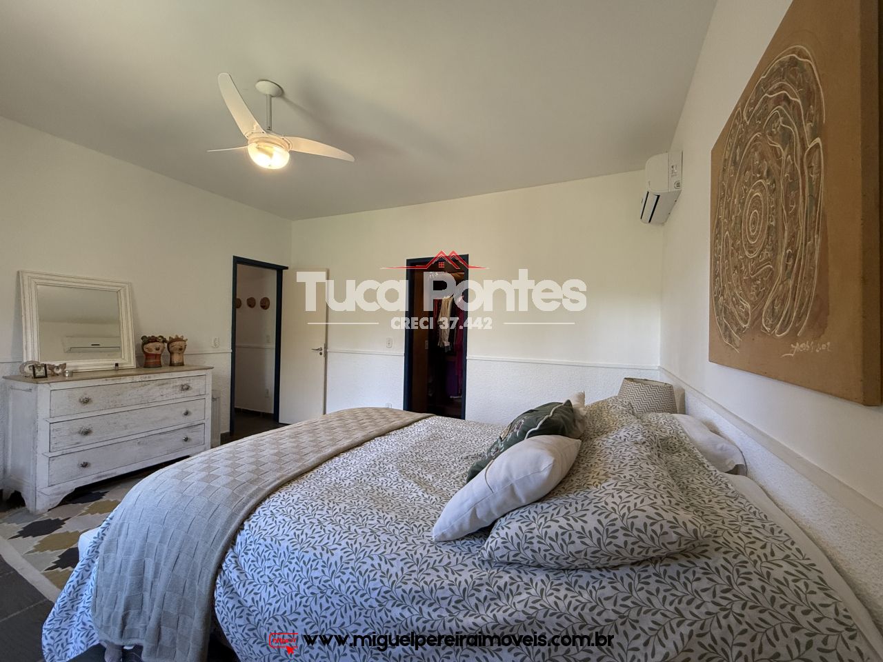 Maravilhosa chácara  - Com belíssima casa e jardim | Código:S40