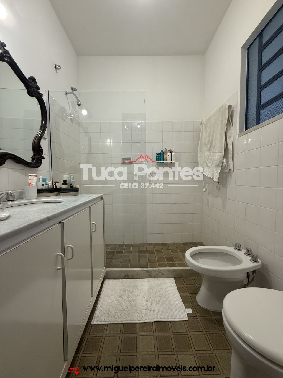 Maravilhosa chácara  - Com belíssima casa e jardim | Código:S40