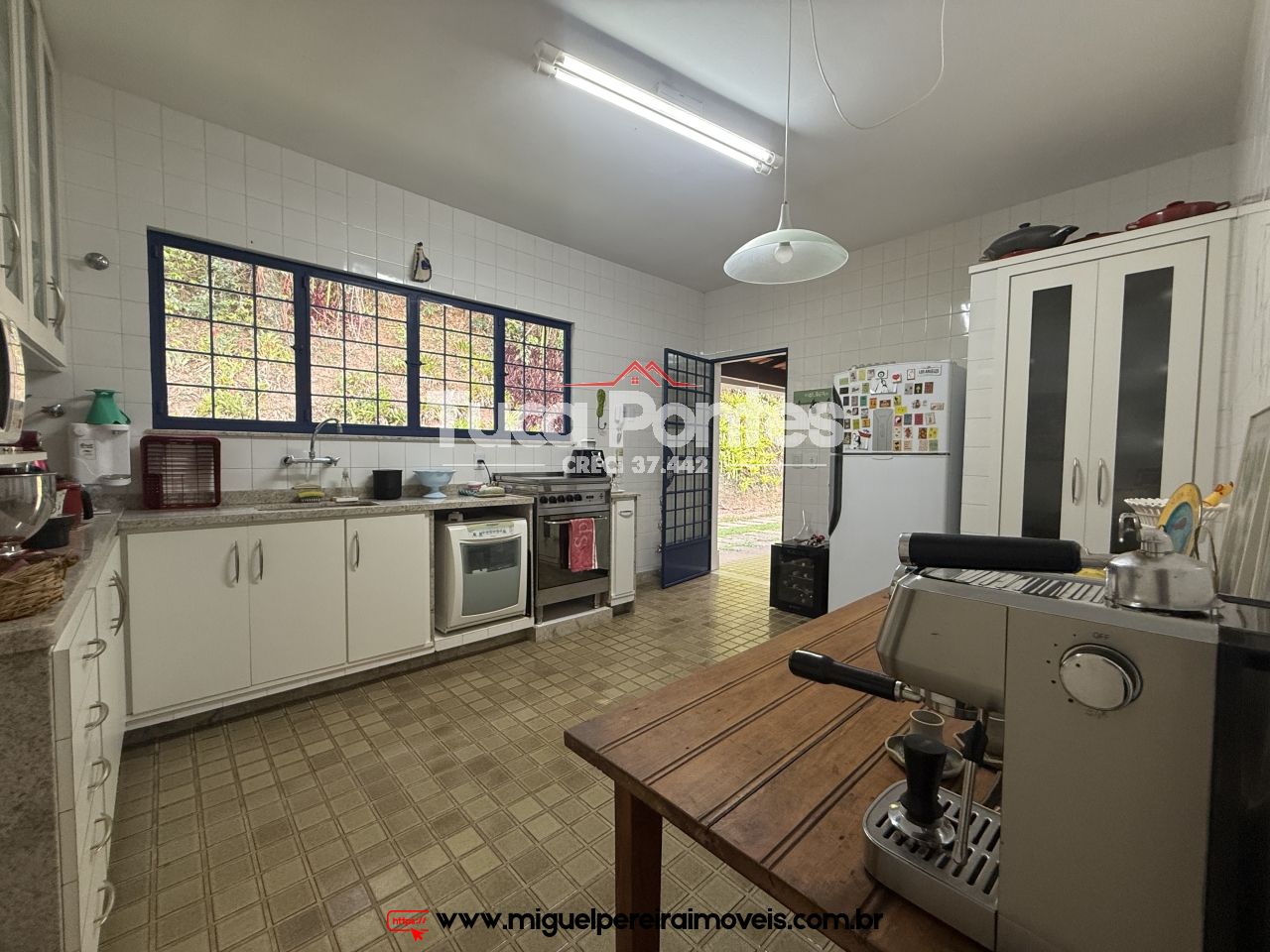 Maravilhosa chácara  - Com belíssima casa e jardim | Código:S40