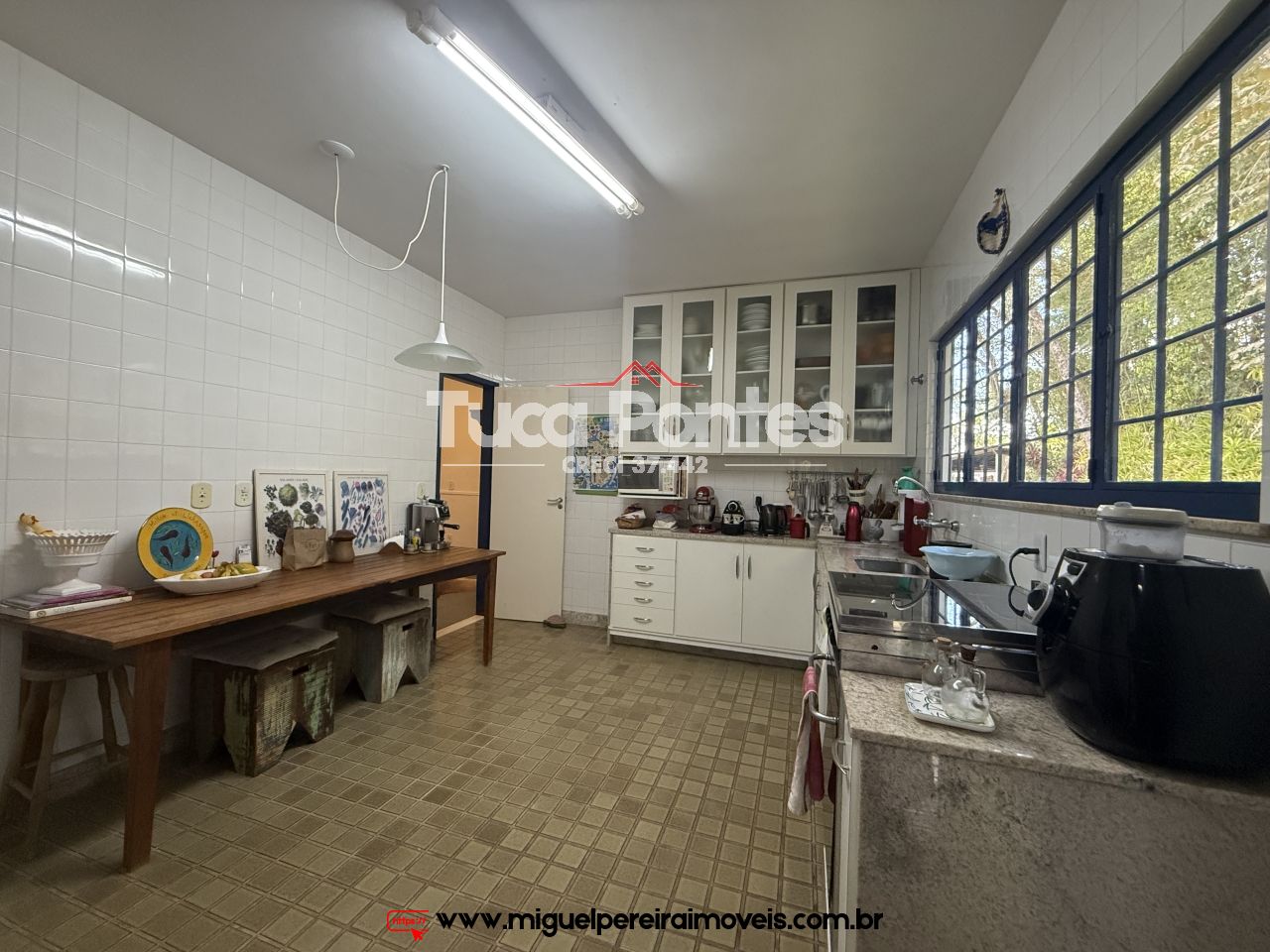 Maravilhosa chácara  - Com belíssima casa e jardim | Código:S40