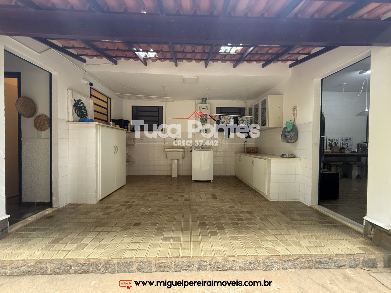 Maravilhosa chácara  - Com belíssima casa e jardim | Código:S40