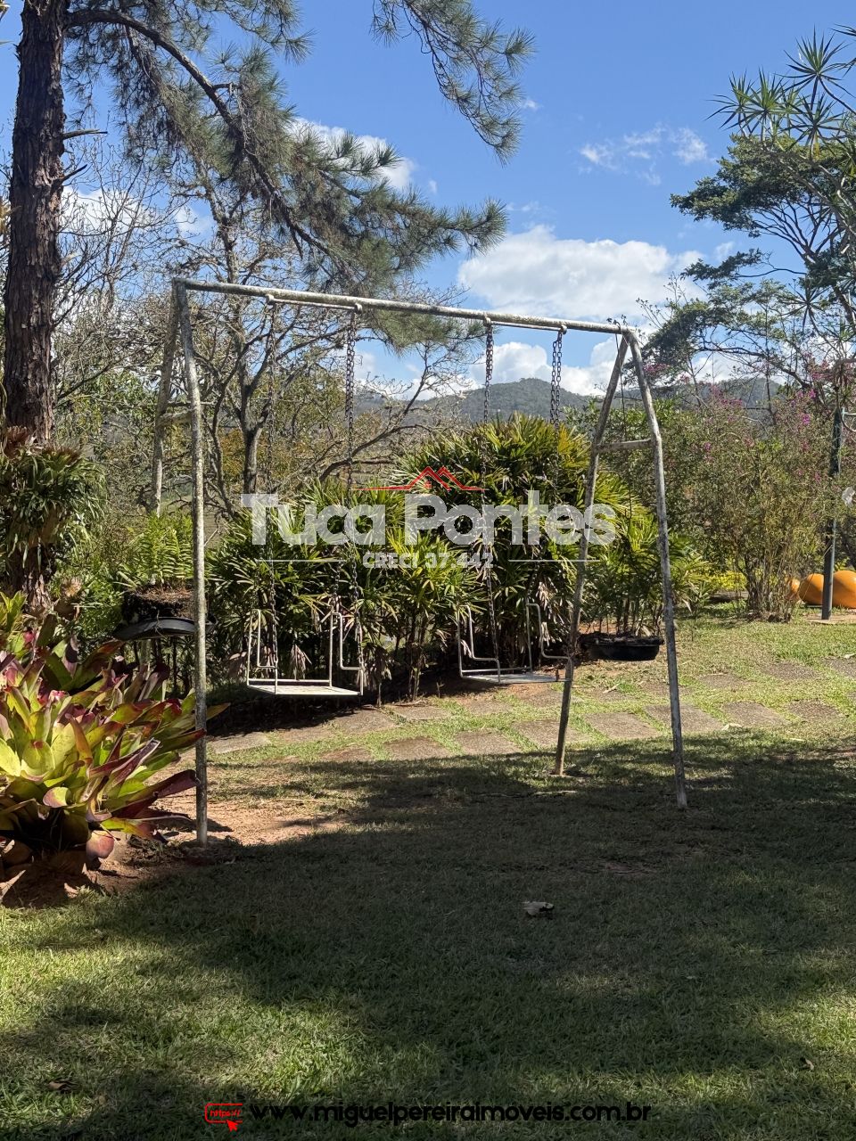 Maravilhosa chácara  - Com belíssima casa e jardim | Código:S40