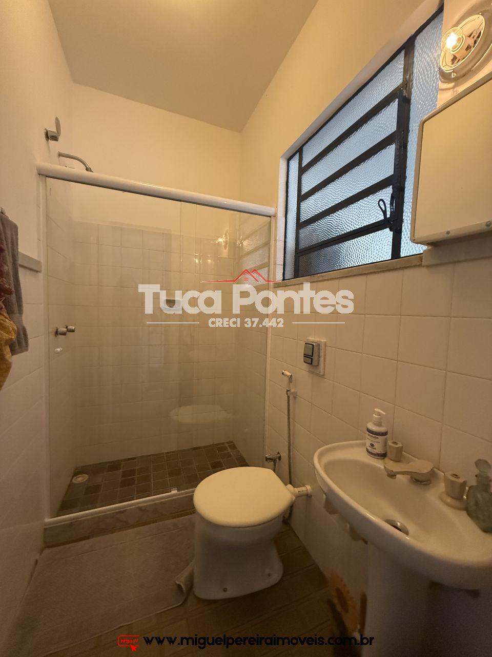 Maravilhosa chácara  - Com belíssima casa e jardim | Código:S40