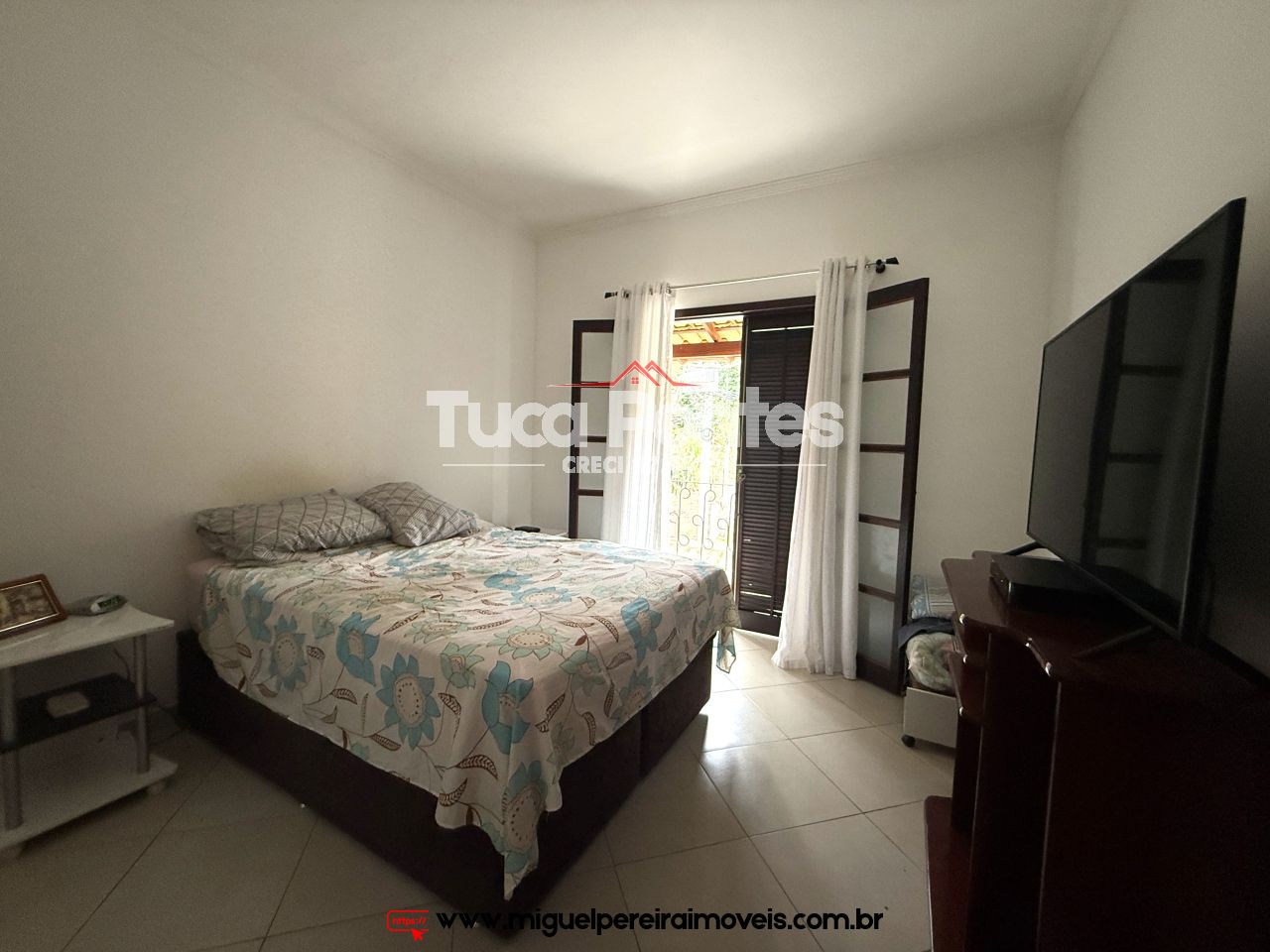 Casa seminova - Estilo colonial | Código:C65