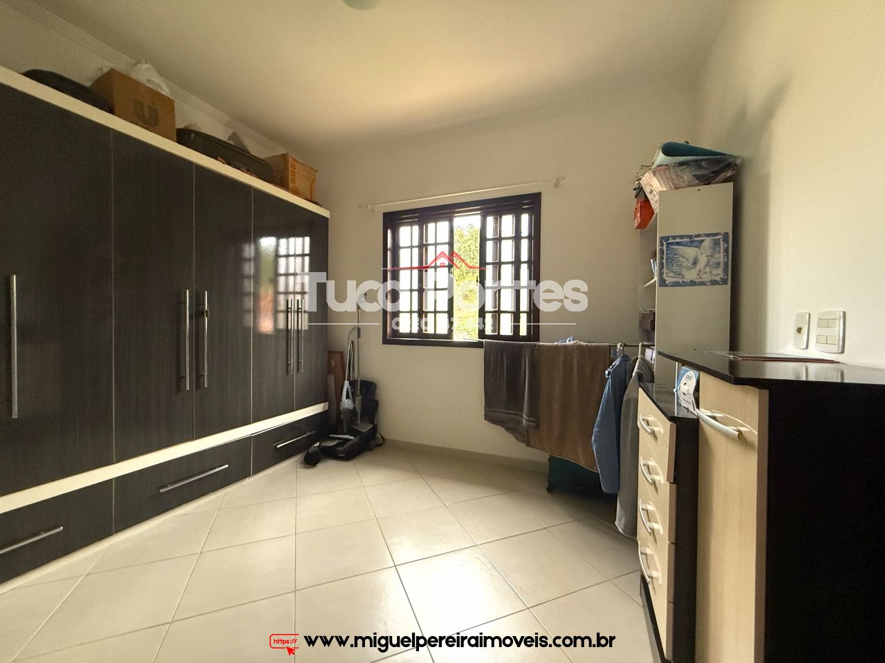 Casa seminova - Estilo colonial | Código:C65