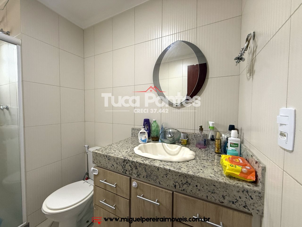 Casa seminova - Estilo colonial | Código:C65