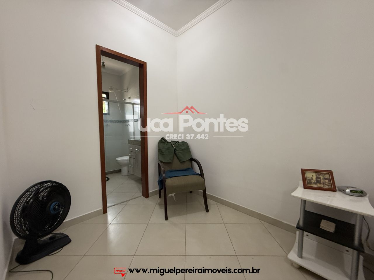 Casa seminova - Estilo colonial | Código:C65