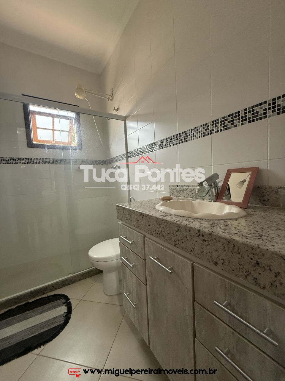 Casa seminova - Estilo colonial | Código:C65