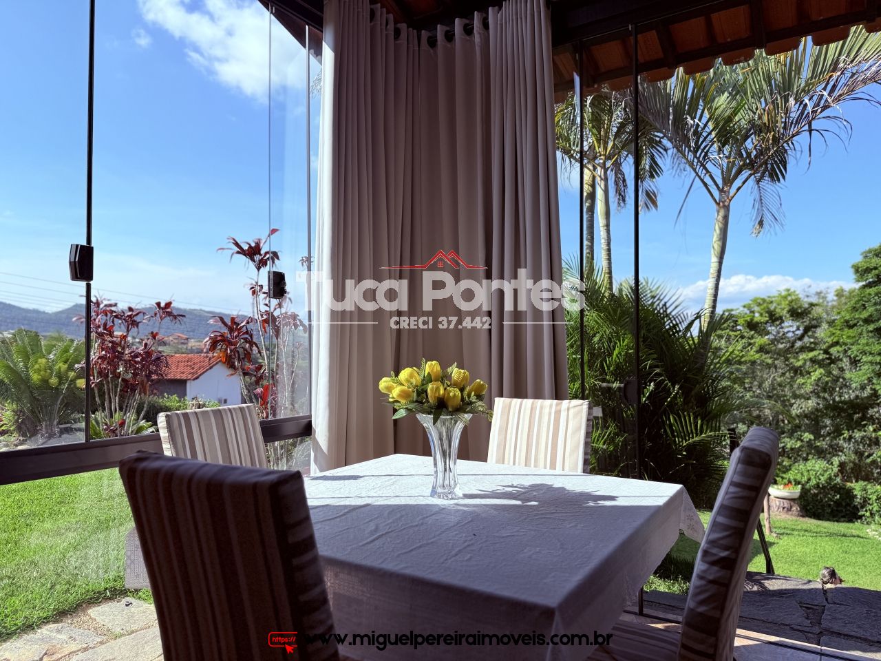 Vista encantadora - 5 Quartos, com piscina e churrasqueira  | Código:C35