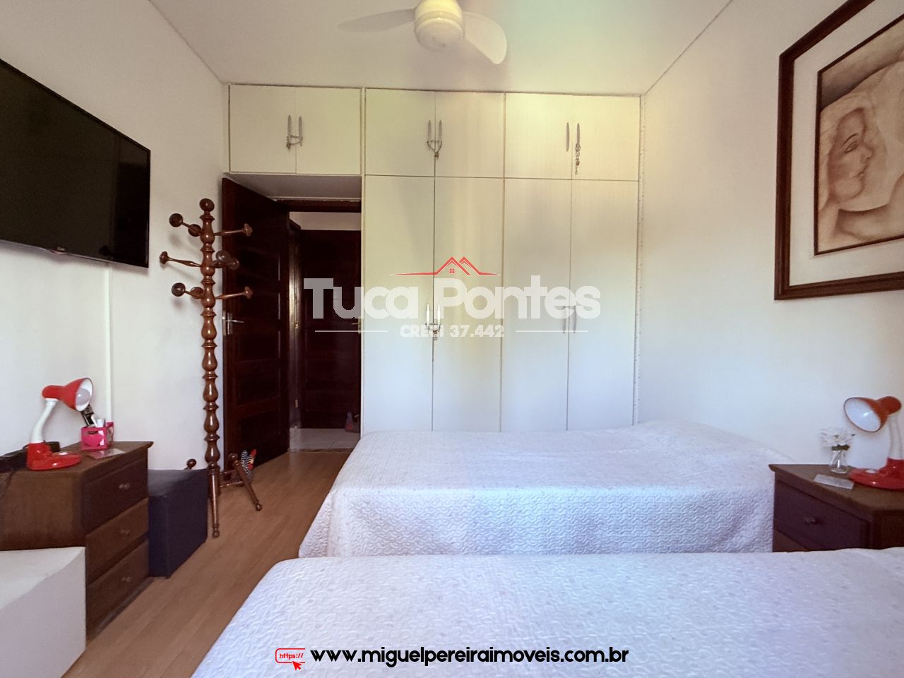 Vista encantadora - 5 Quartos, com piscina e churrasqueira  | Código:C35