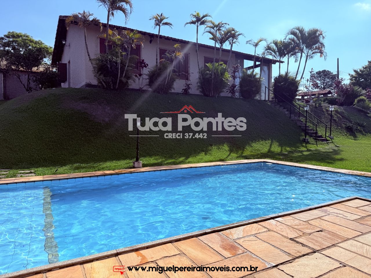 Vista encantadora - 5 Quartos, com piscina e churrasqueira  | Código:C35