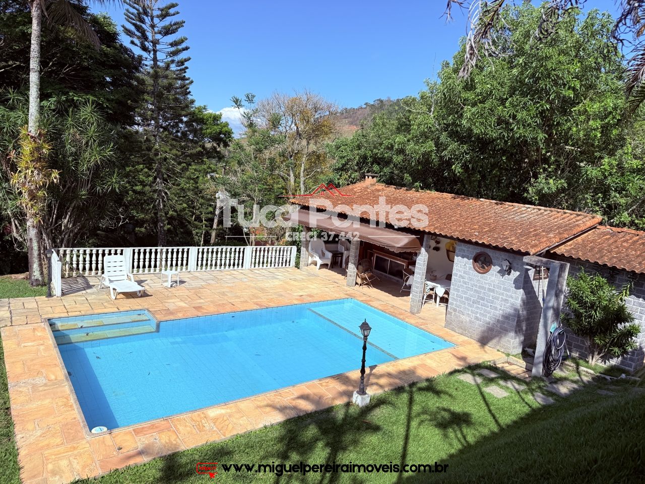 Vista encantadora - 5 Quartos, com piscina e churrasqueira  | Código:C35