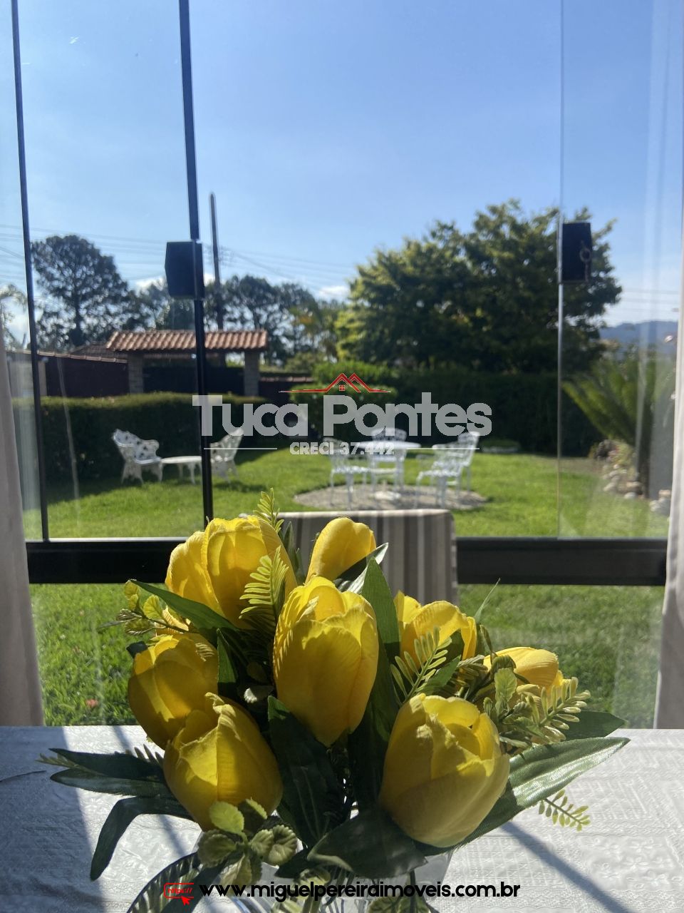 Vista encantadora - 5 Quartos, com piscina e churrasqueira  | Código:C35