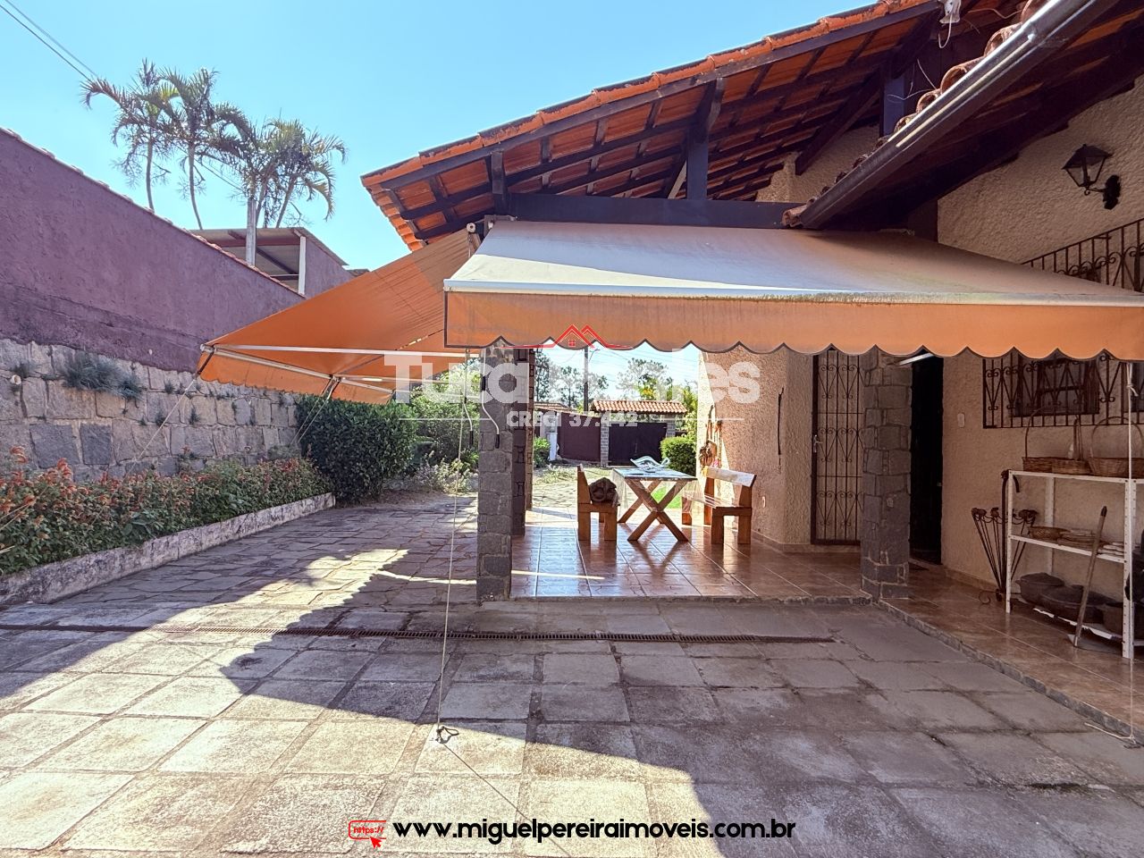 Vista encantadora - 5 Quartos, com piscina e churrasqueira  | Código:C35