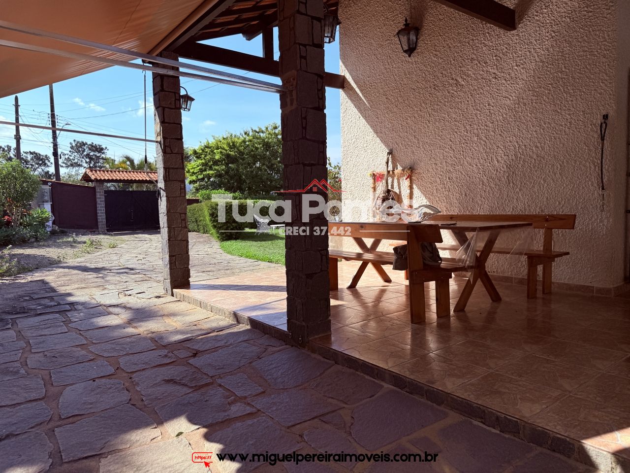 Vista encantadora - 5 Quartos, com piscina e churrasqueira  | Código:C35