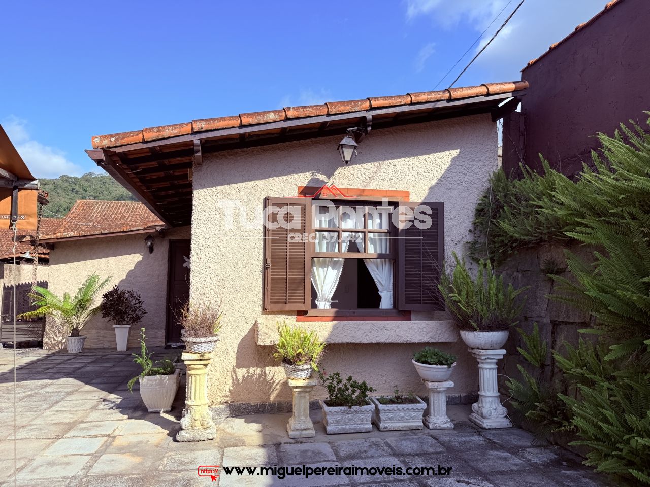 Vista encantadora - 5 Quartos, com piscina e churrasqueira  | Código:C35