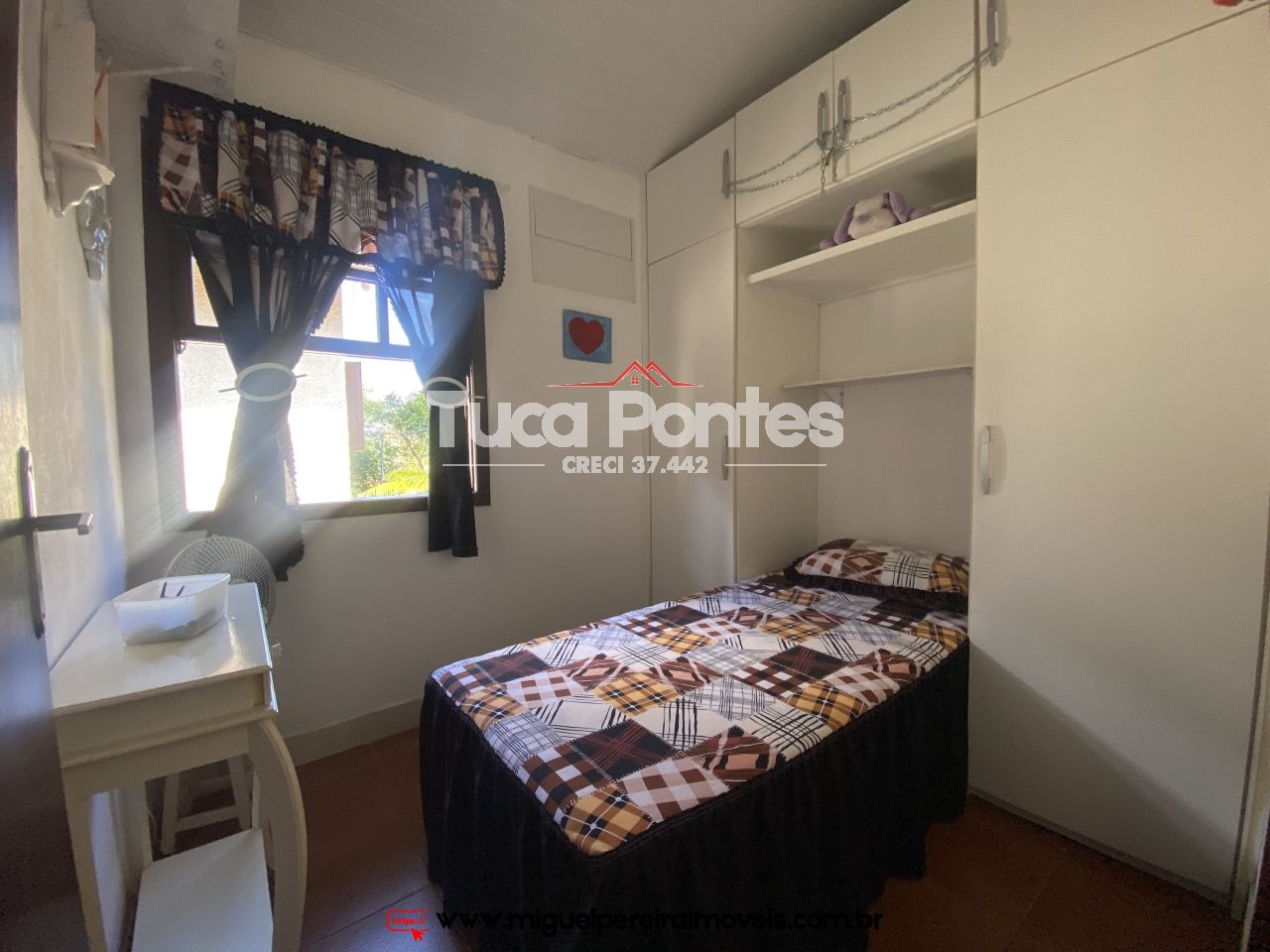 Vista encantadora - 5 Quartos, com piscina e churrasqueira  | Código:C35