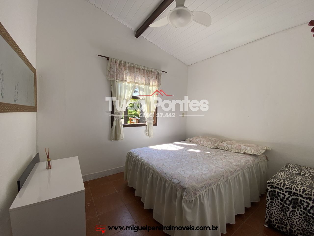 Vista encantadora - 5 Quartos, com piscina e churrasqueira  | Código:C35