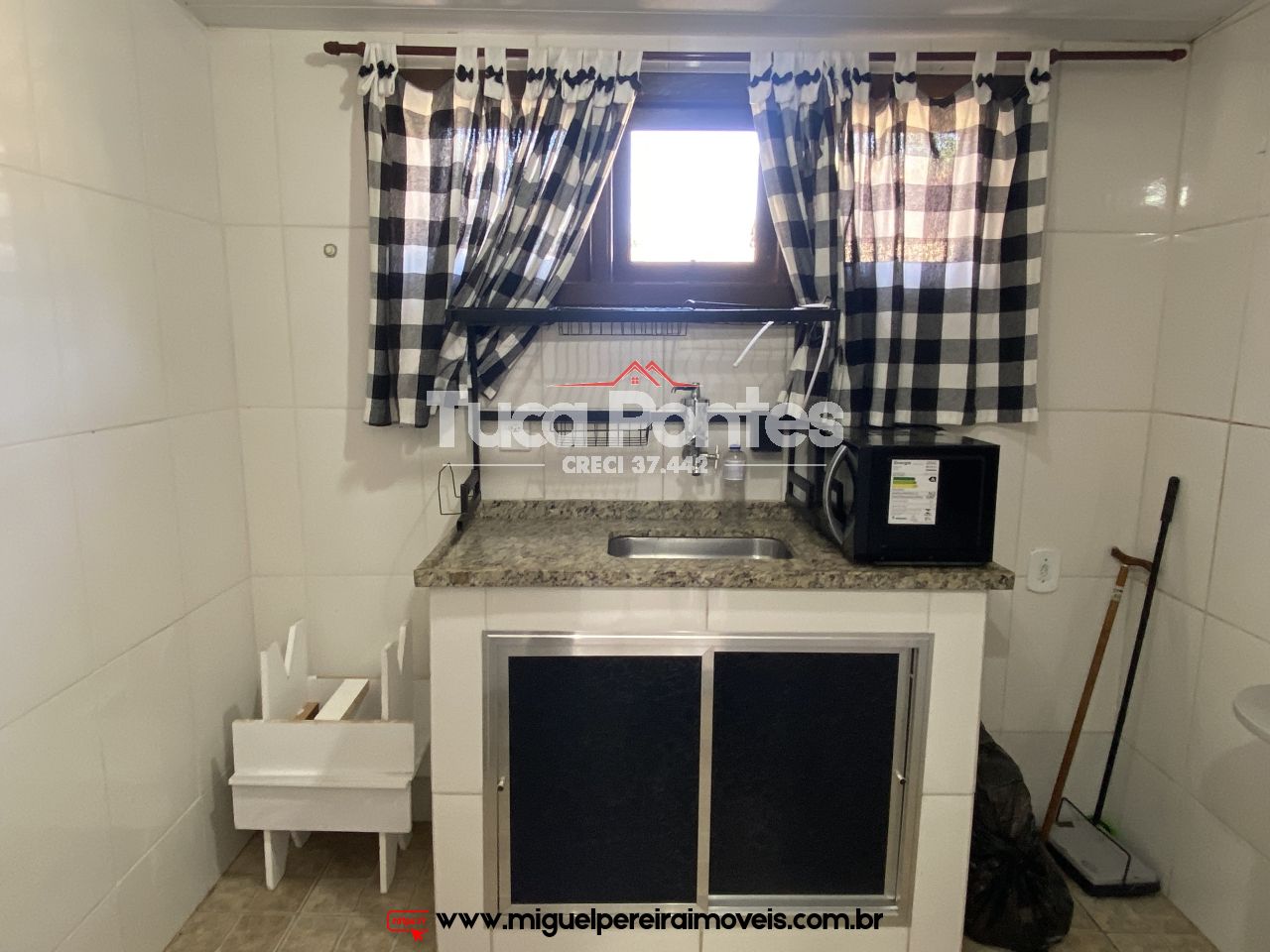 Vista encantadora - 5 Quartos, com piscina e churrasqueira  | Código:C35