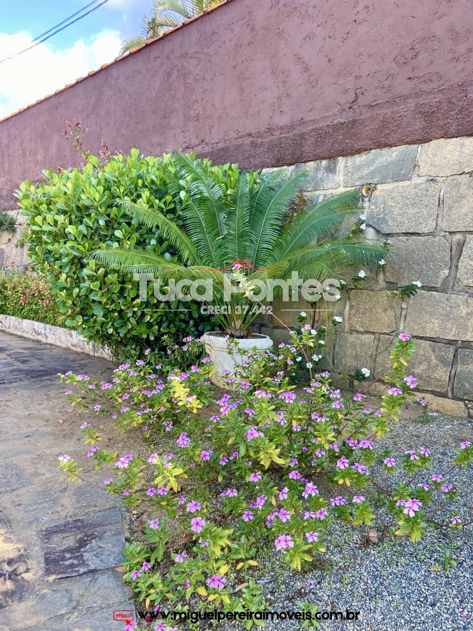 Vista encantadora - 5 Quartos, com piscina e churrasqueira  | Código:C35