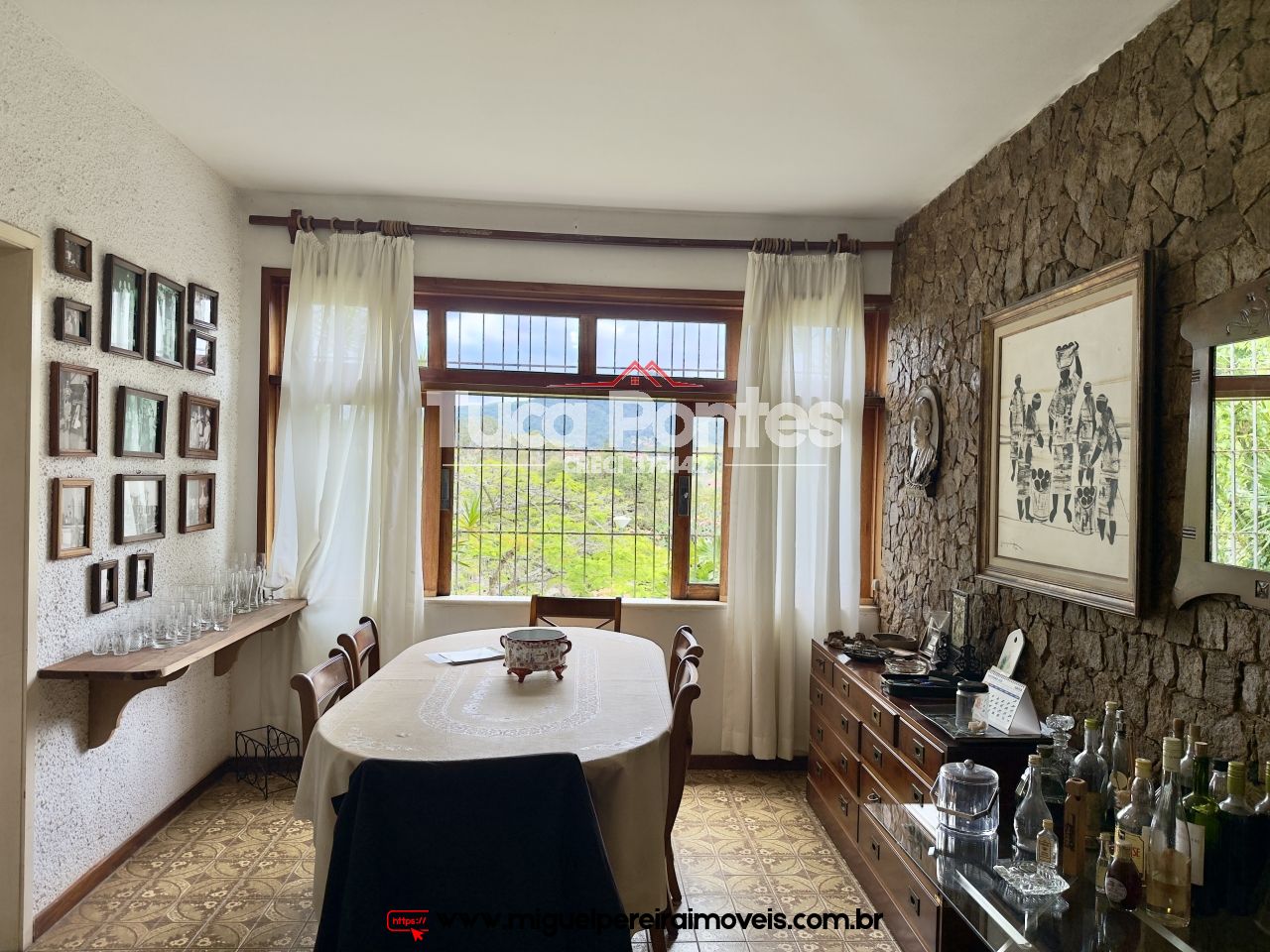 Sua localização é de grande destaque - Casa ampla, com piscina e churrsaqueira | Código:C32