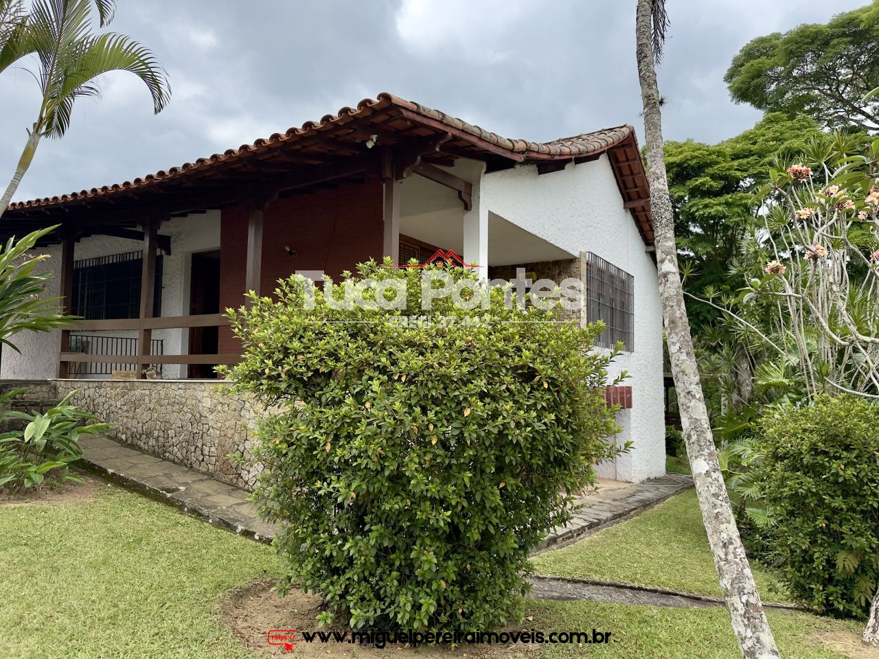 Sua localização é de grande destaque - Casa ampla, com piscina e churrsaqueira | Código:C32