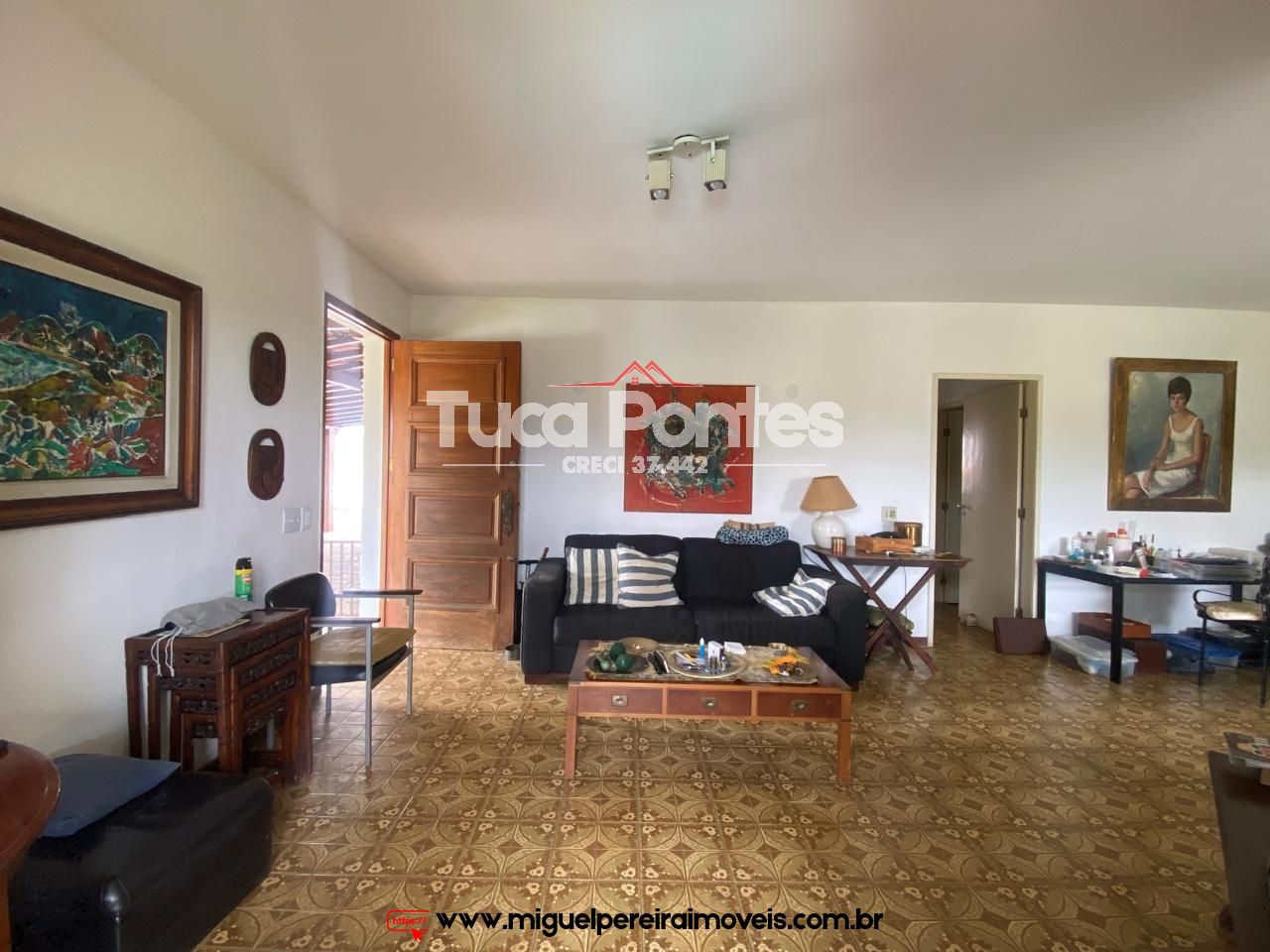 Sua localização é de grande destaque - Casa ampla, com piscina e churrsaqueira | Código:C32