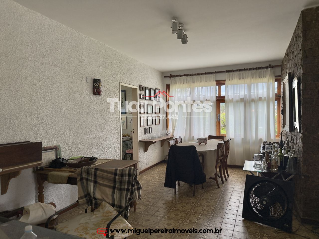 Sua localização é de grande destaque - Casa ampla, com piscina e churrsaqueira | Código:C32