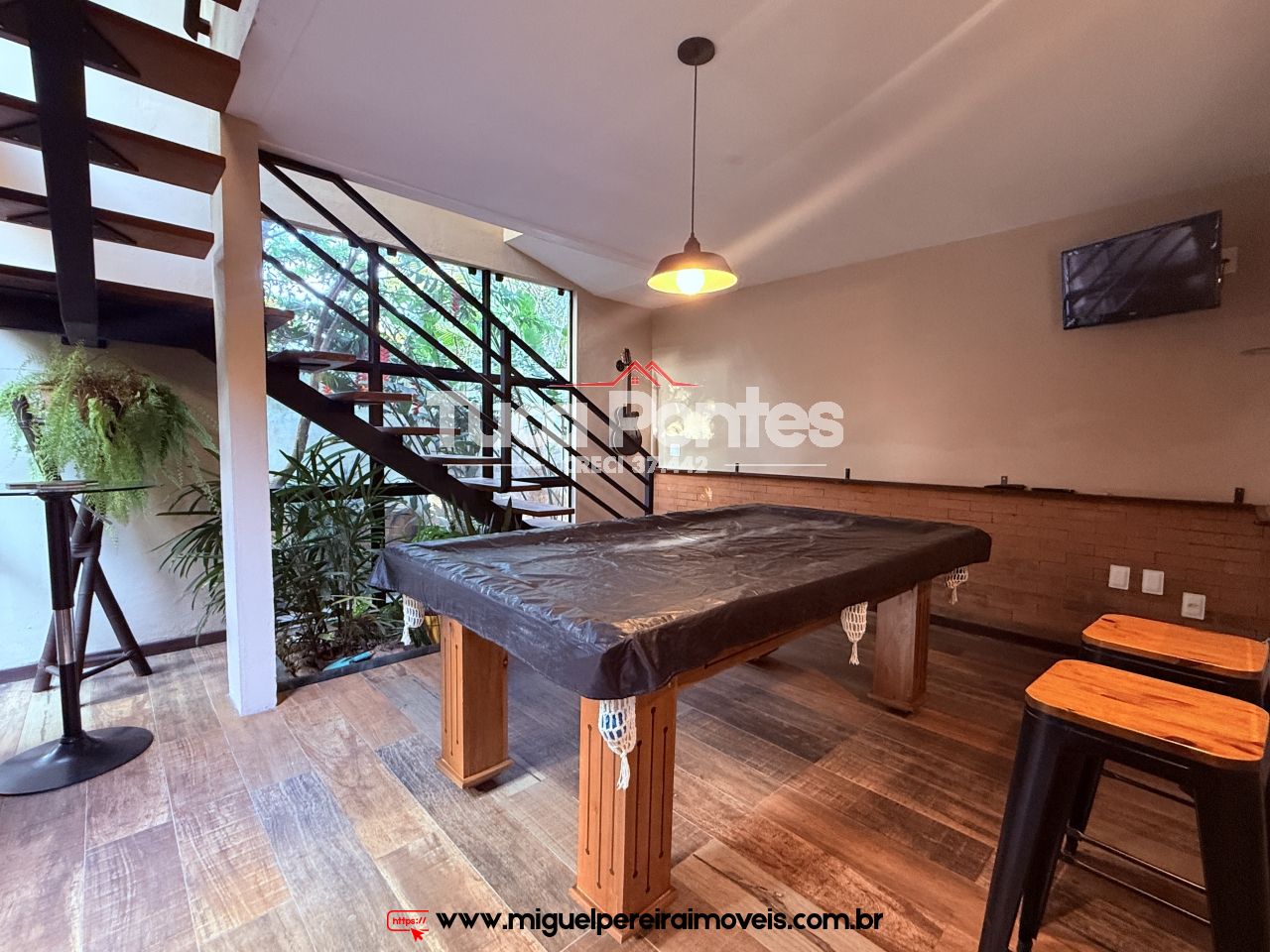 Charmosa casa com arquitetura moderna - 700 mts do Lago de Javary | Código:C51