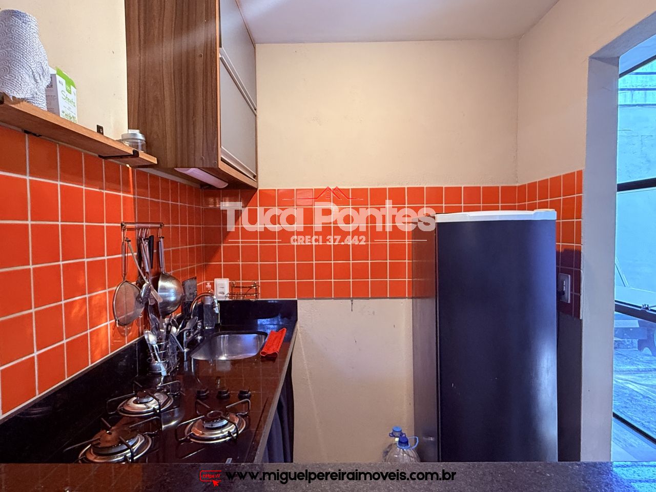 Charmosa casa com arquitetura moderna - 700 mts do Lago de Javary | Código:C51