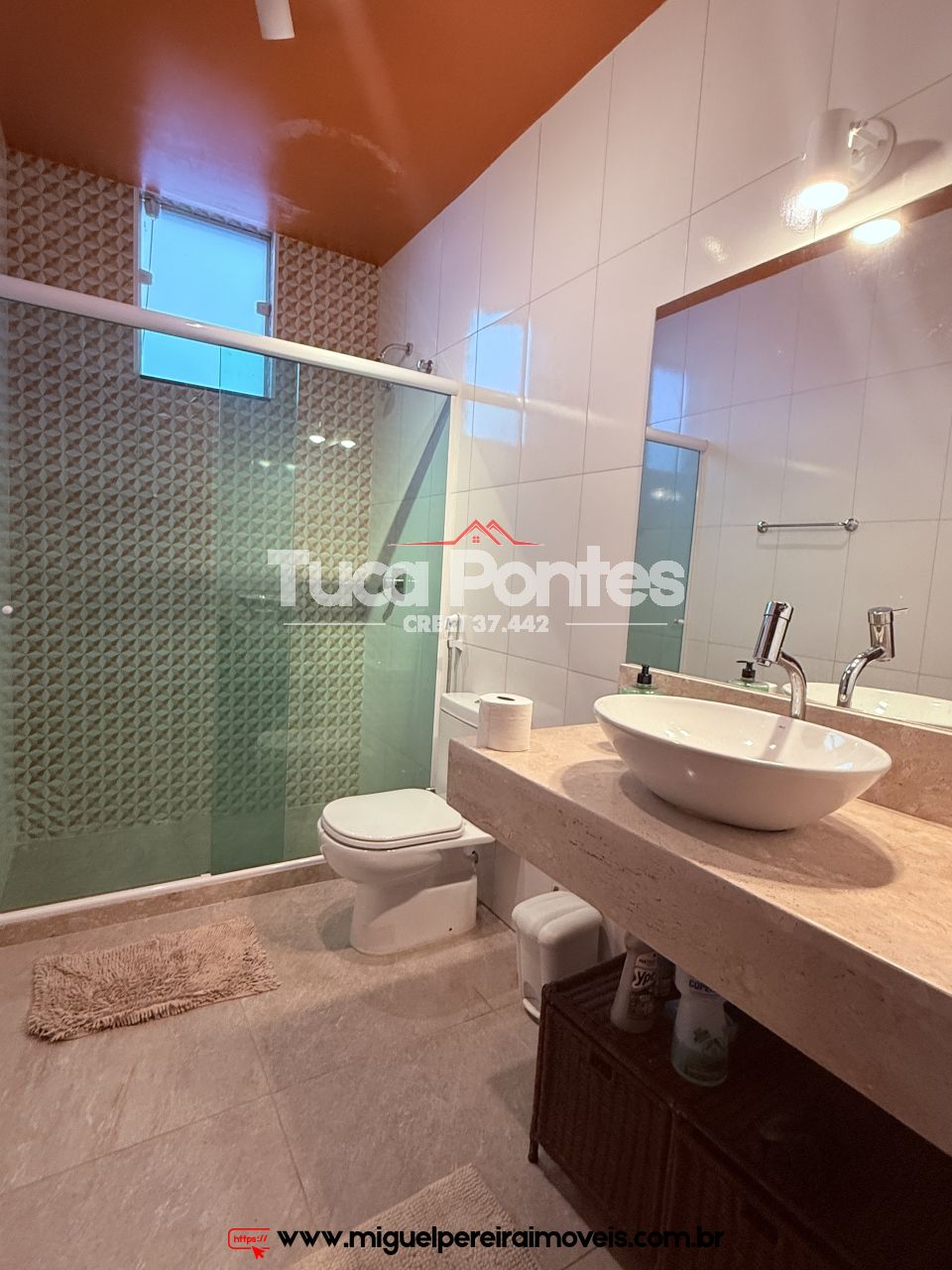 Charmosa casa com arquitetura moderna - 700 mts do Lago de Javary | Código:C51