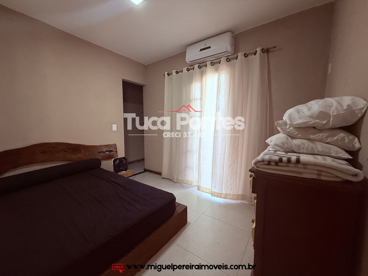 Charmosa casa com arquitetura moderna - 700 mts do Lago de Javary | Código:C51