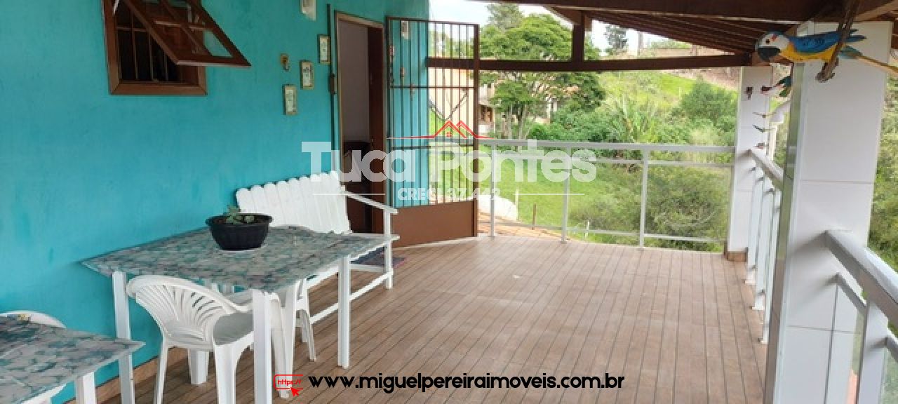 Casa com linda vista - Em rua tranquila | Código:C59