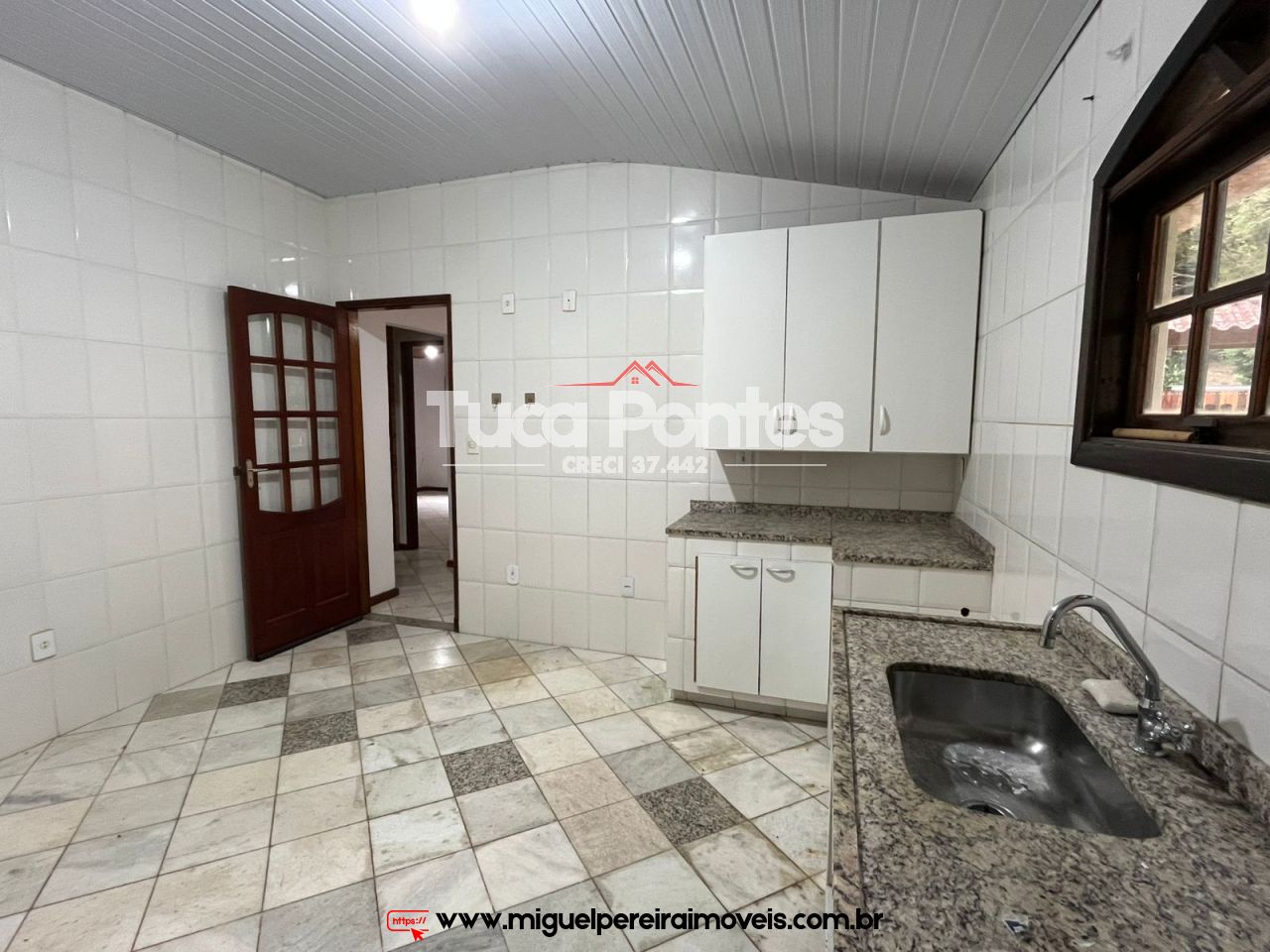 Terreno plano e murado  - Localização espetacular | Código:L2