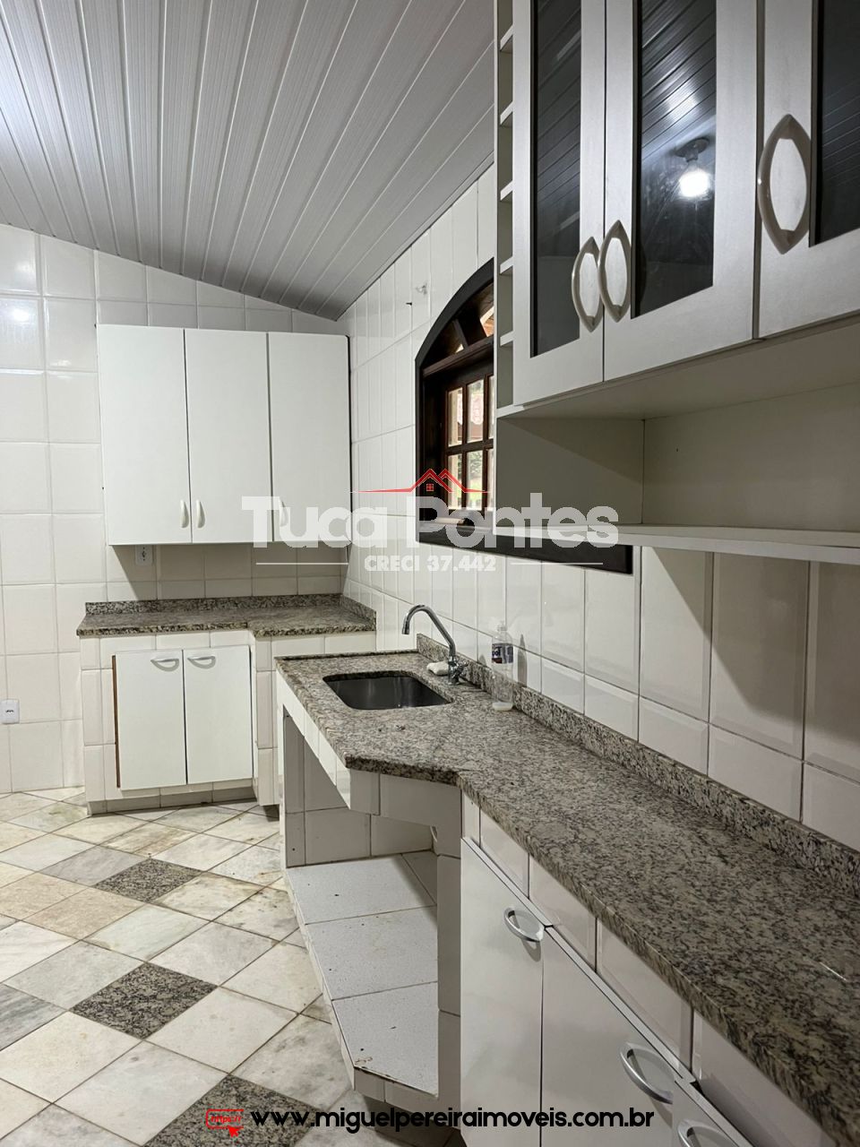 Terreno plano e murado  - Localização espetacular | Código:L2