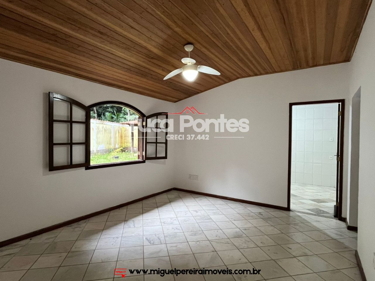 Terreno plano e murado  - Localização espetacular | Código:L2