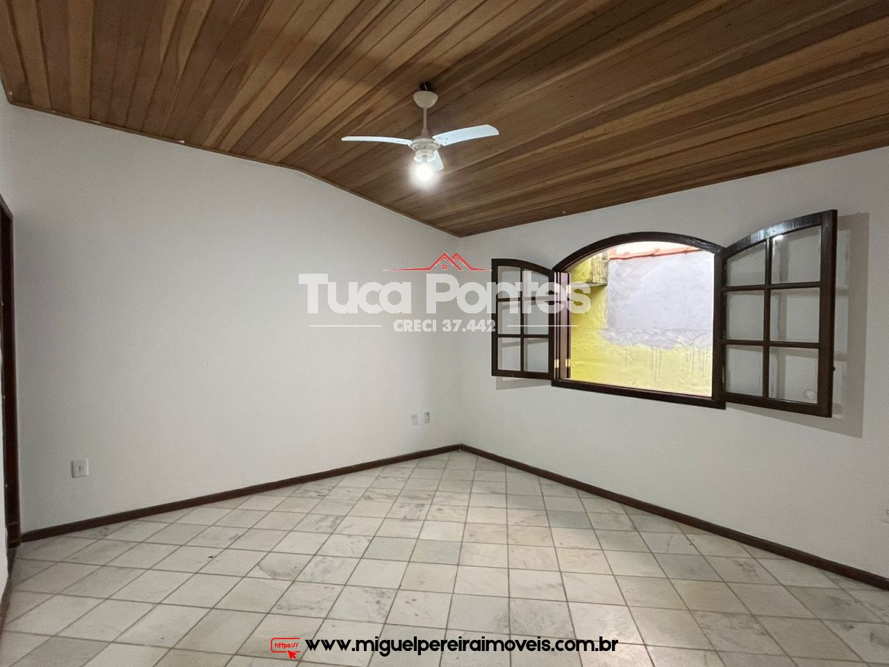 Terreno plano e murado  - Localização espetacular | Código:L2