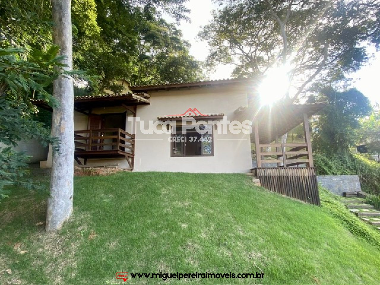 Casa nova e terrea - Com pé direito alto  | Código:C64