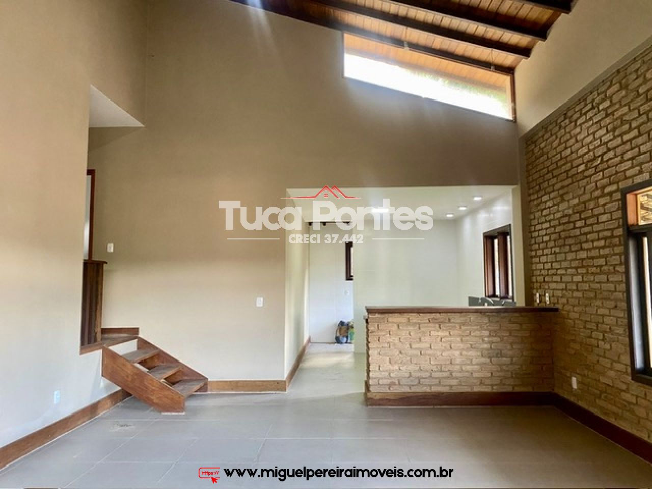 Casa nova e terrea - Com pé direito alto  | Código:C64