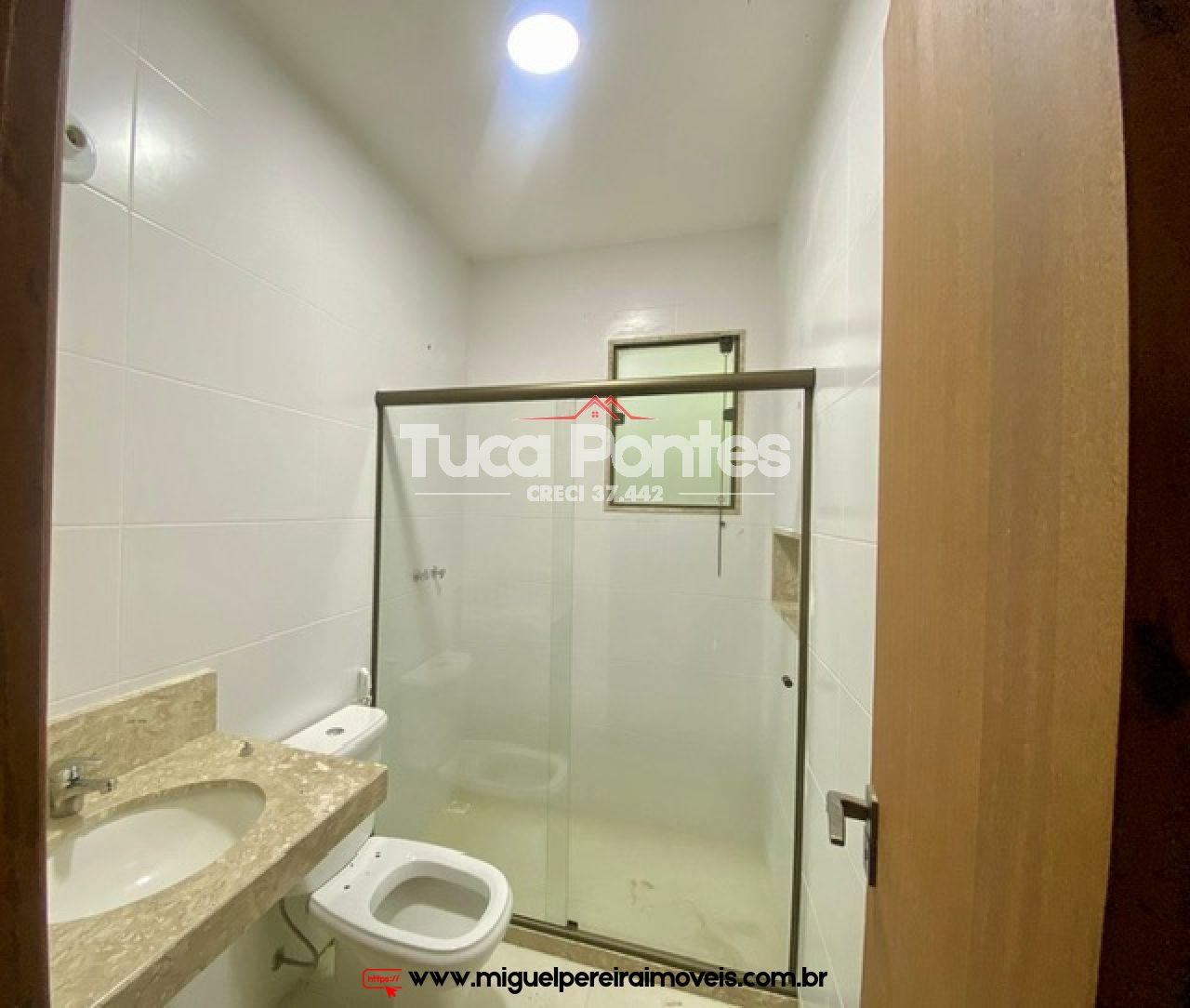 Casa nova e terrea - Com pé direito alto  | Código:C64