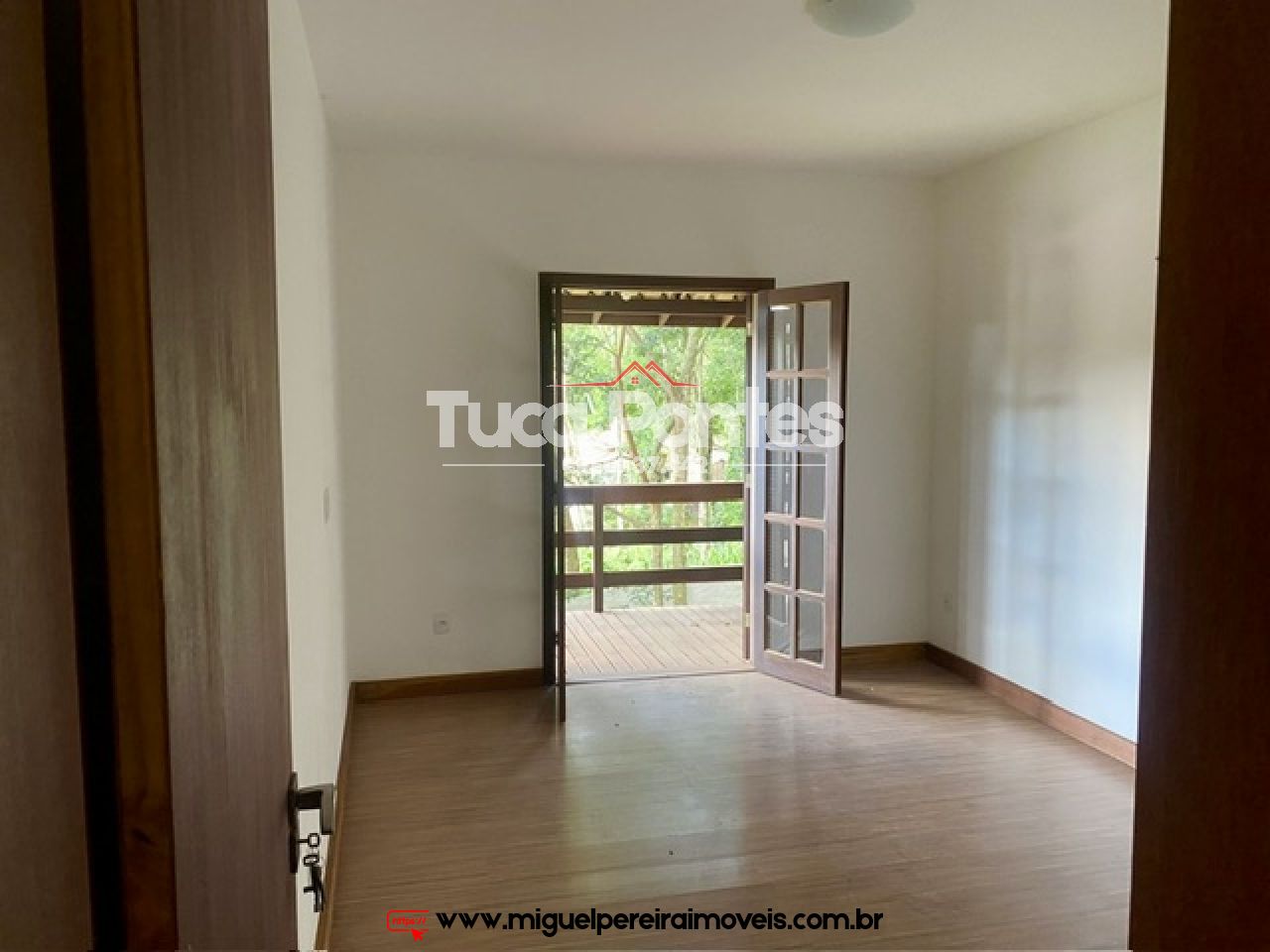 Casa nova e terrea - Com pé direito alto  | Código:C64