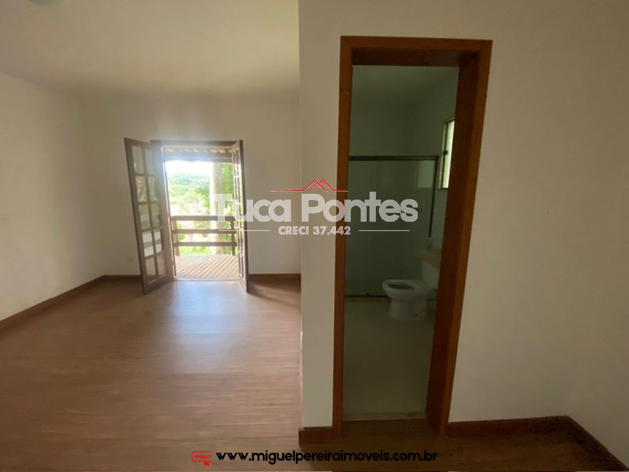 Casa nova e terrea - Com pé direito alto  | Código:C64