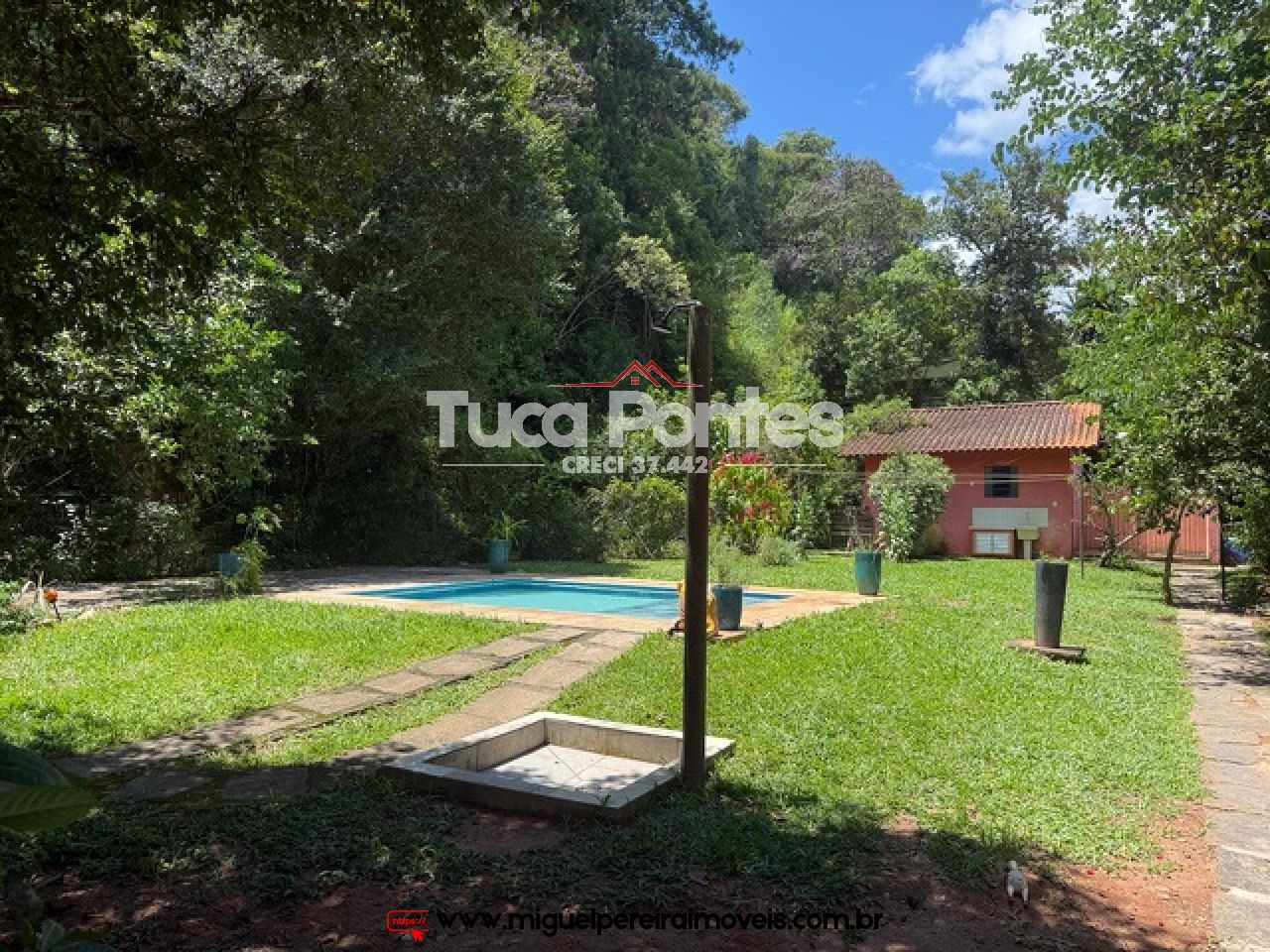 Super aconchegante  - Casa com anexos e piscina | Código:C61