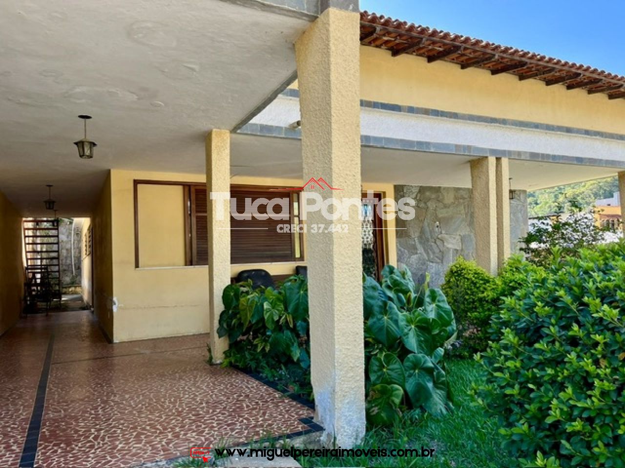 Centro de Miguel Pereira - Em rua residencial  | Código:C74