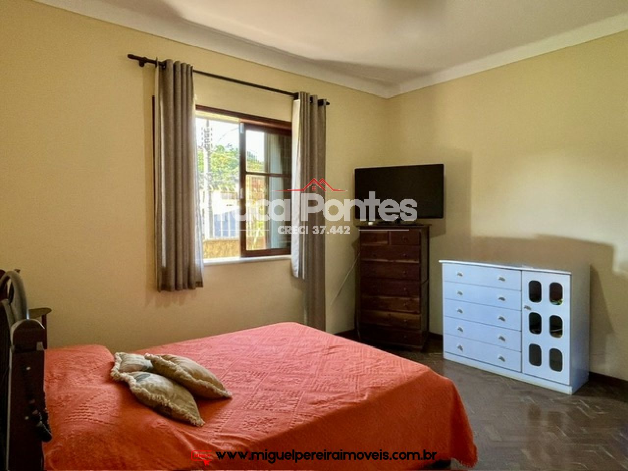 Centro de Miguel Pereira - Em rua residencial  | Código:C74